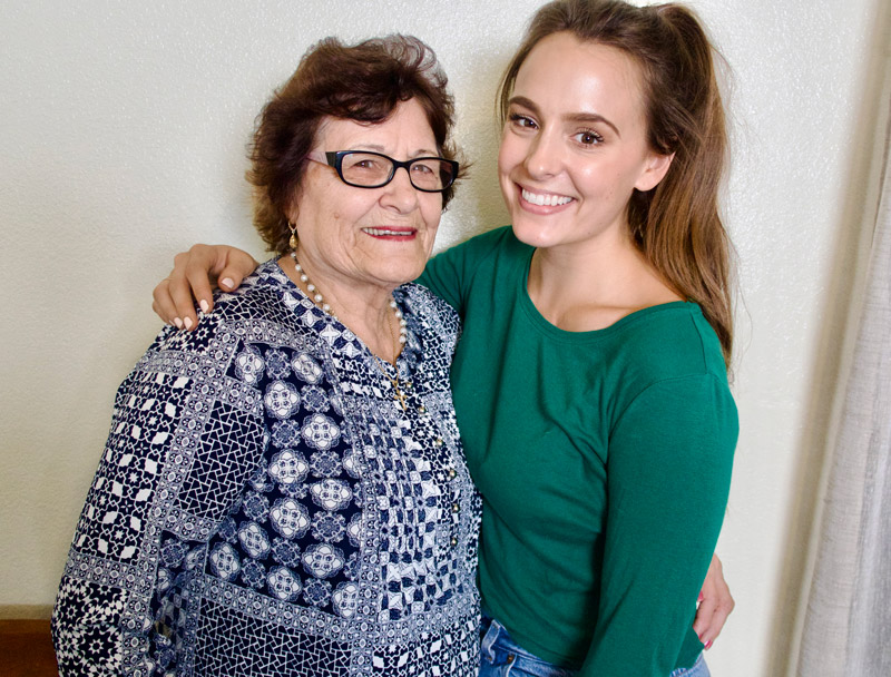 Jessica Shaw et sa grand-mère Jessica Shaw et sa grand-mère